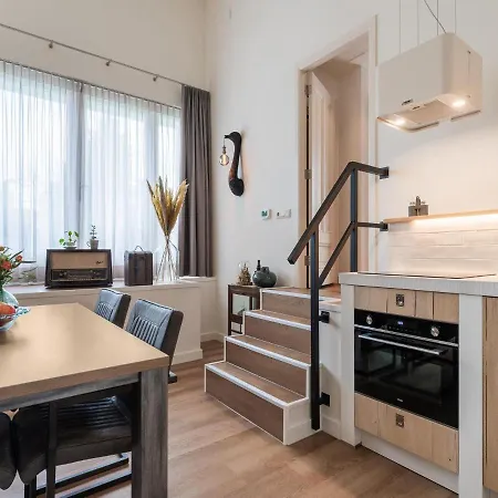 Holiday In With Hot Tub Holiday home Kaatsheuvel